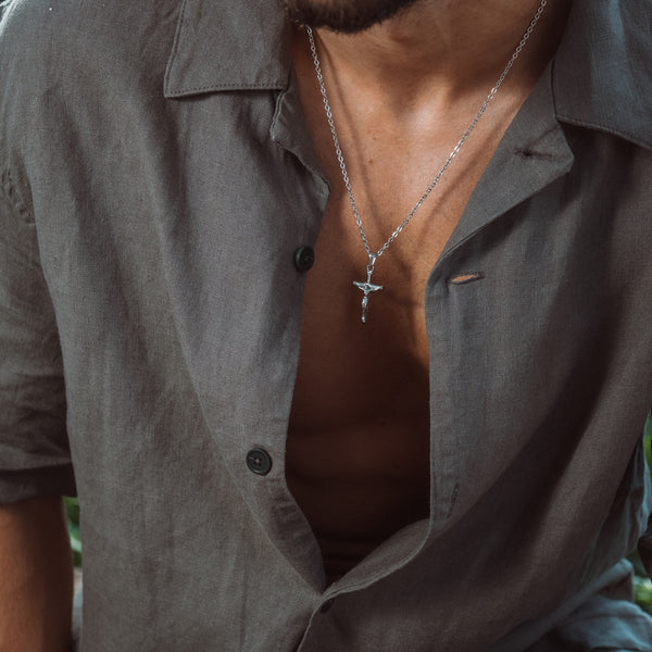 Sølvfarvet crucifix halskæde til mænd i rustfrit stål