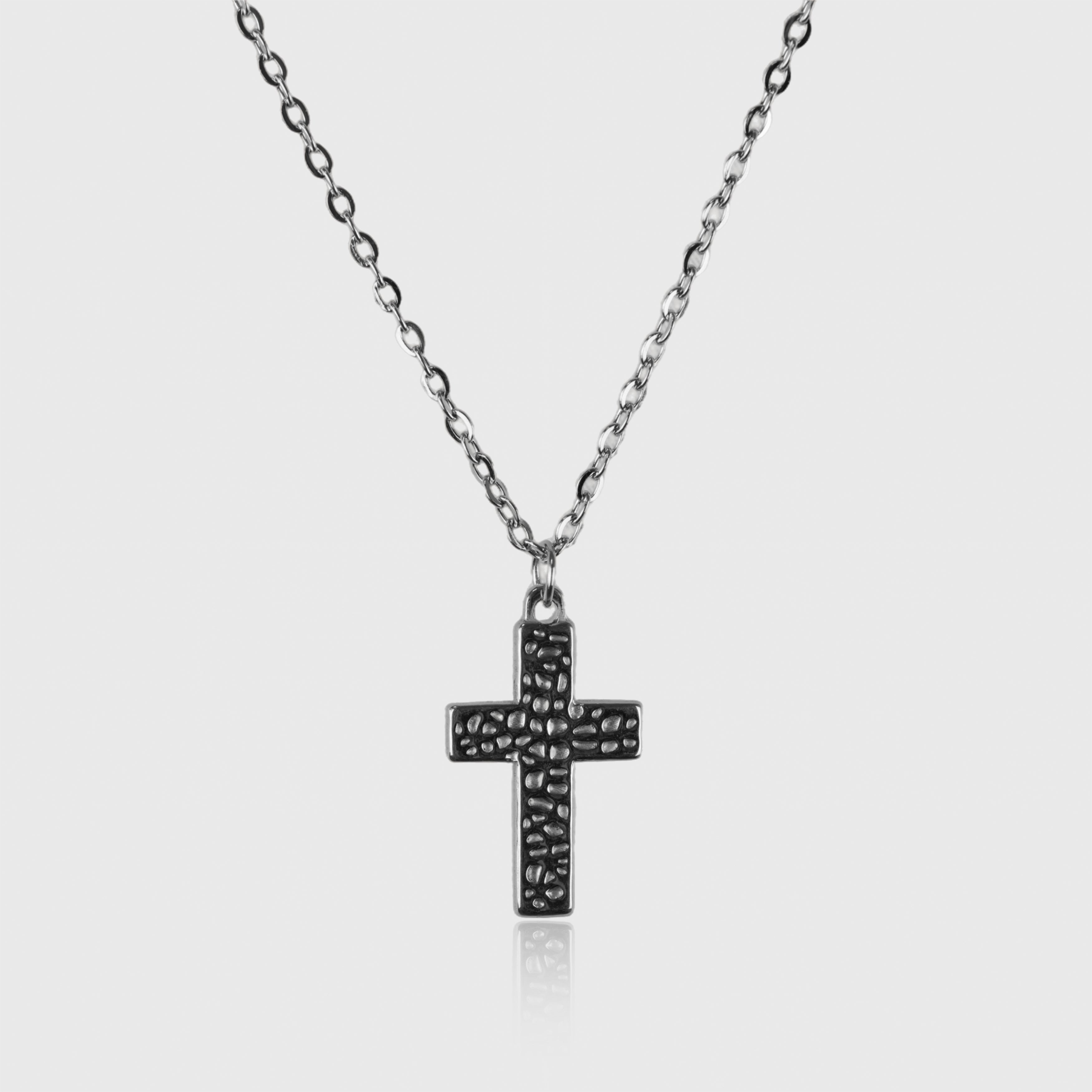 Sølv kors halskæde med hammeret tekstur på kæde