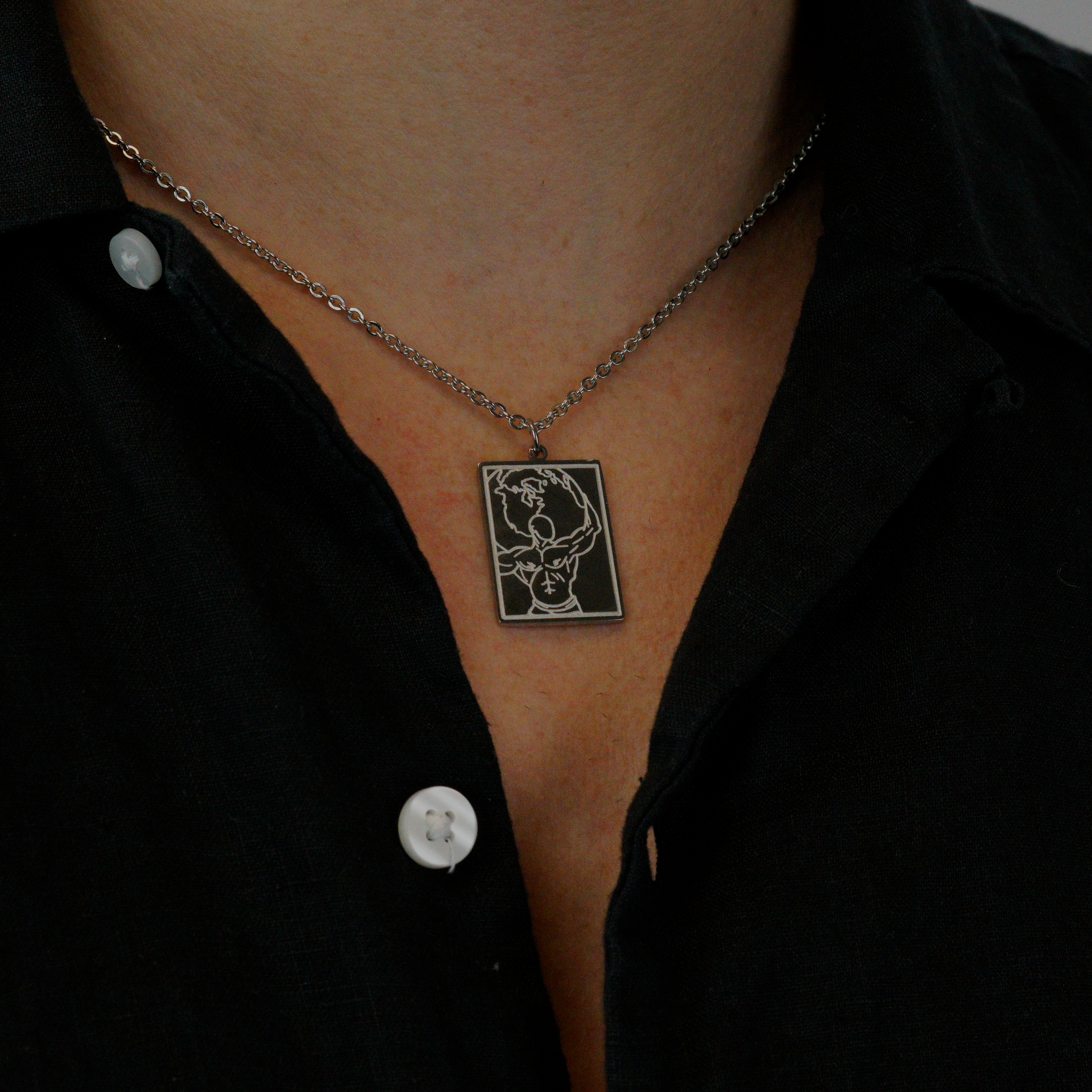 GLOBE NECKLACE - SILVER TONE