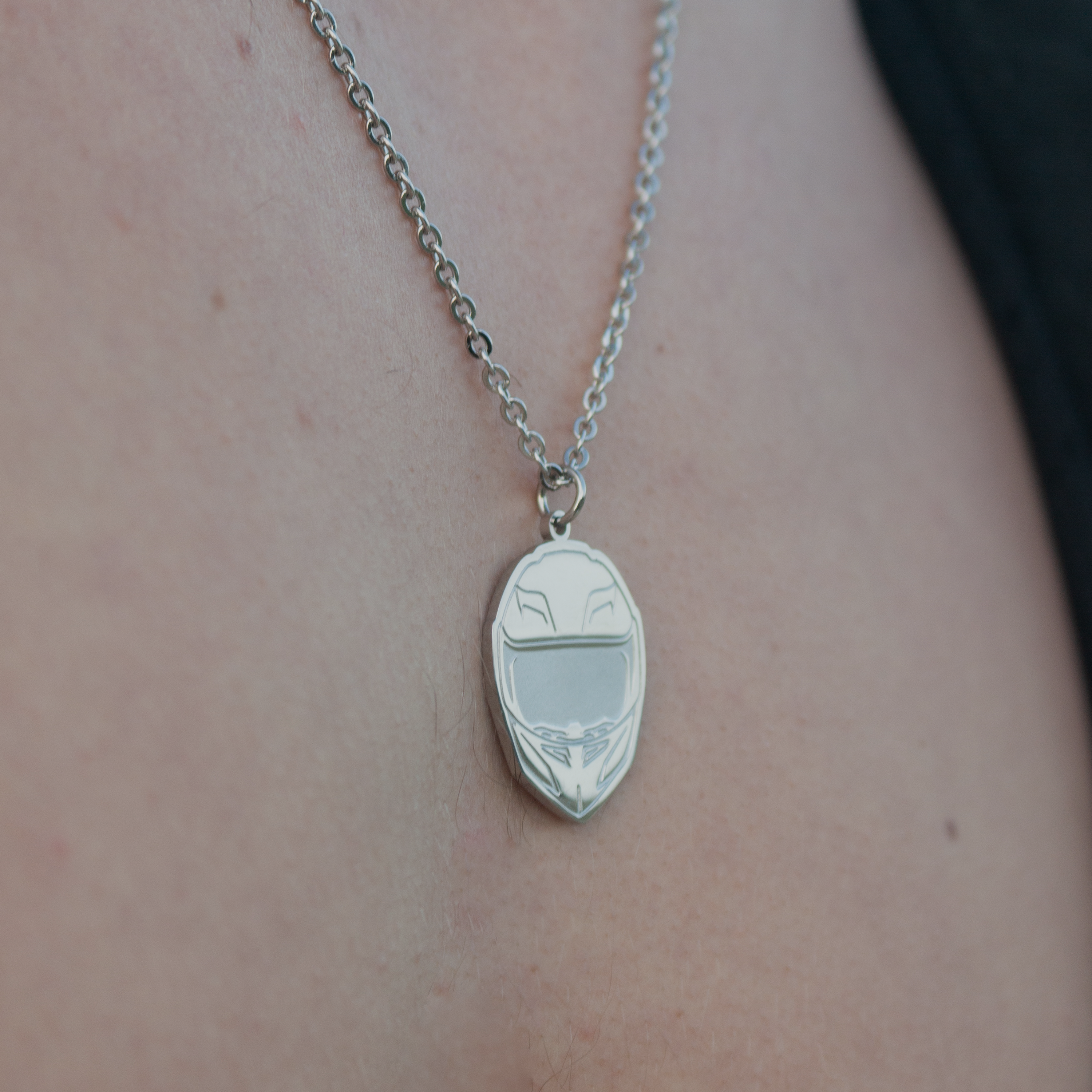 Helmet Halskæde - Sølvfarvet