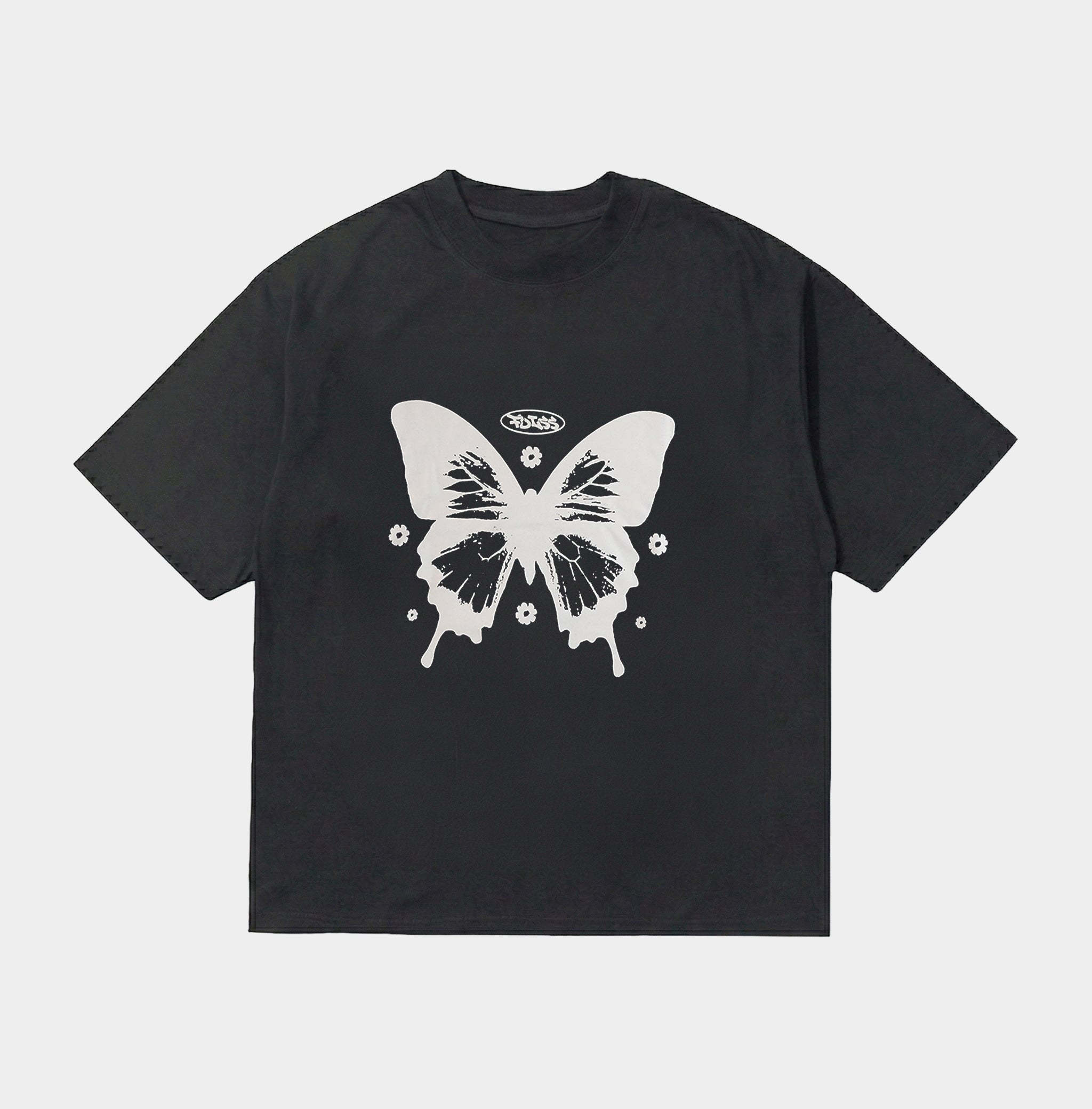 Sort t-shirt med hvidt sommerfugle-print og blomster-design