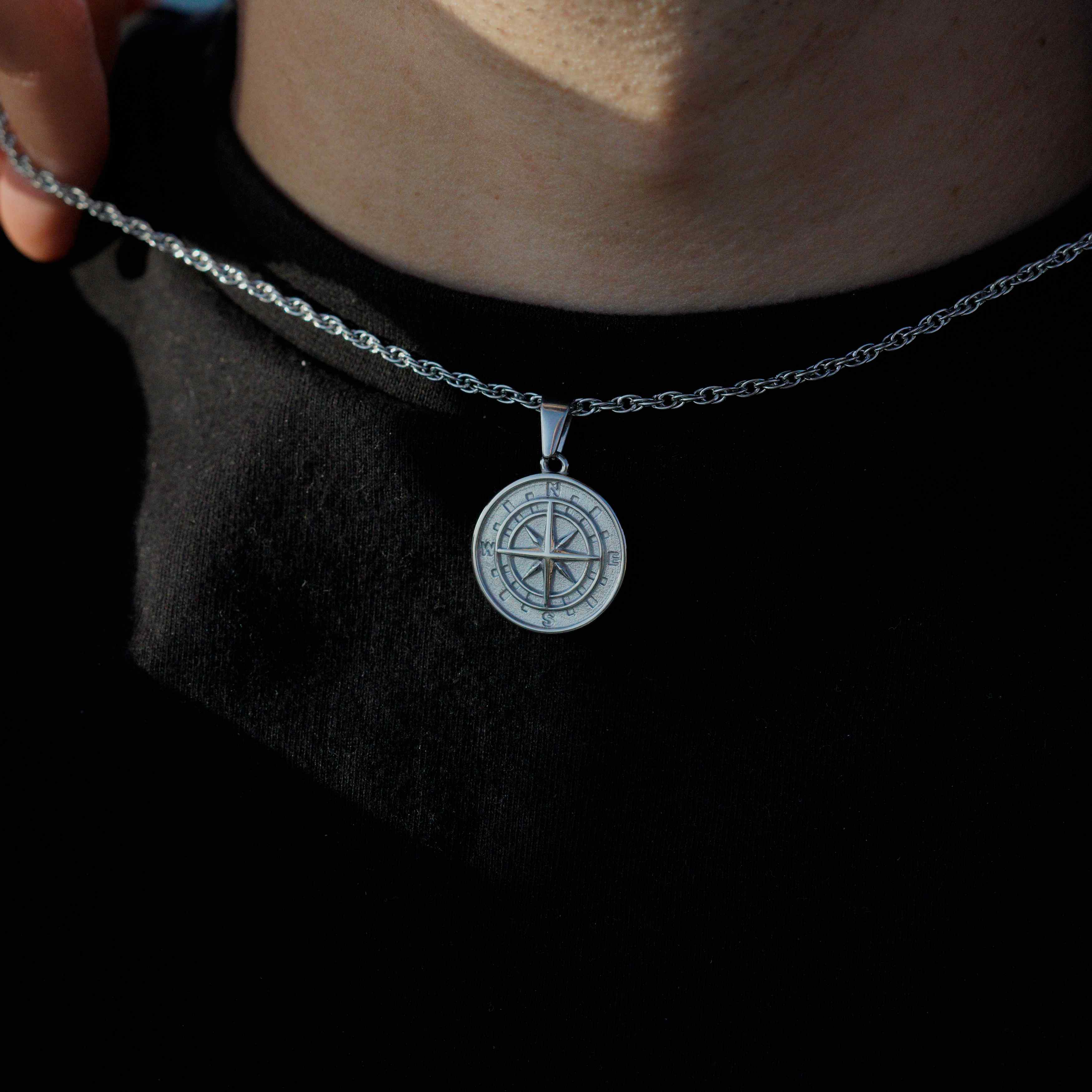 COMPASS NECKLACE - SILVER TONE