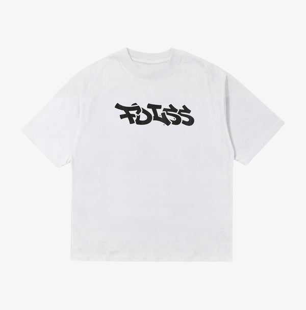 Hvid FDLSS t-shirt med sort graffiti-logo, box fit snit fra Fadeless