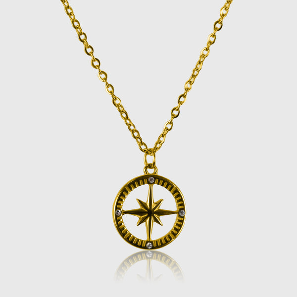 Guldbelagt halskæde med kompas-vedhæng og kæde