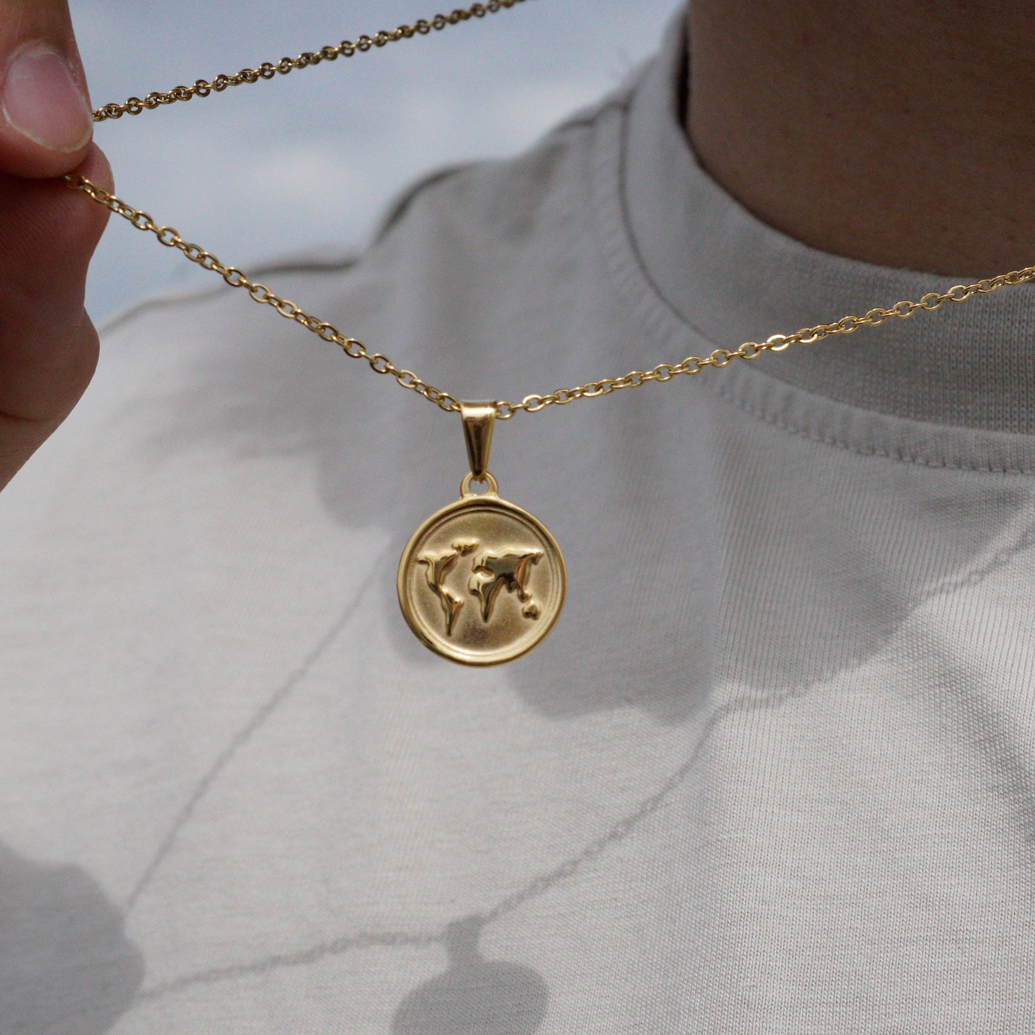 WORLD NECKLACE - GOLD