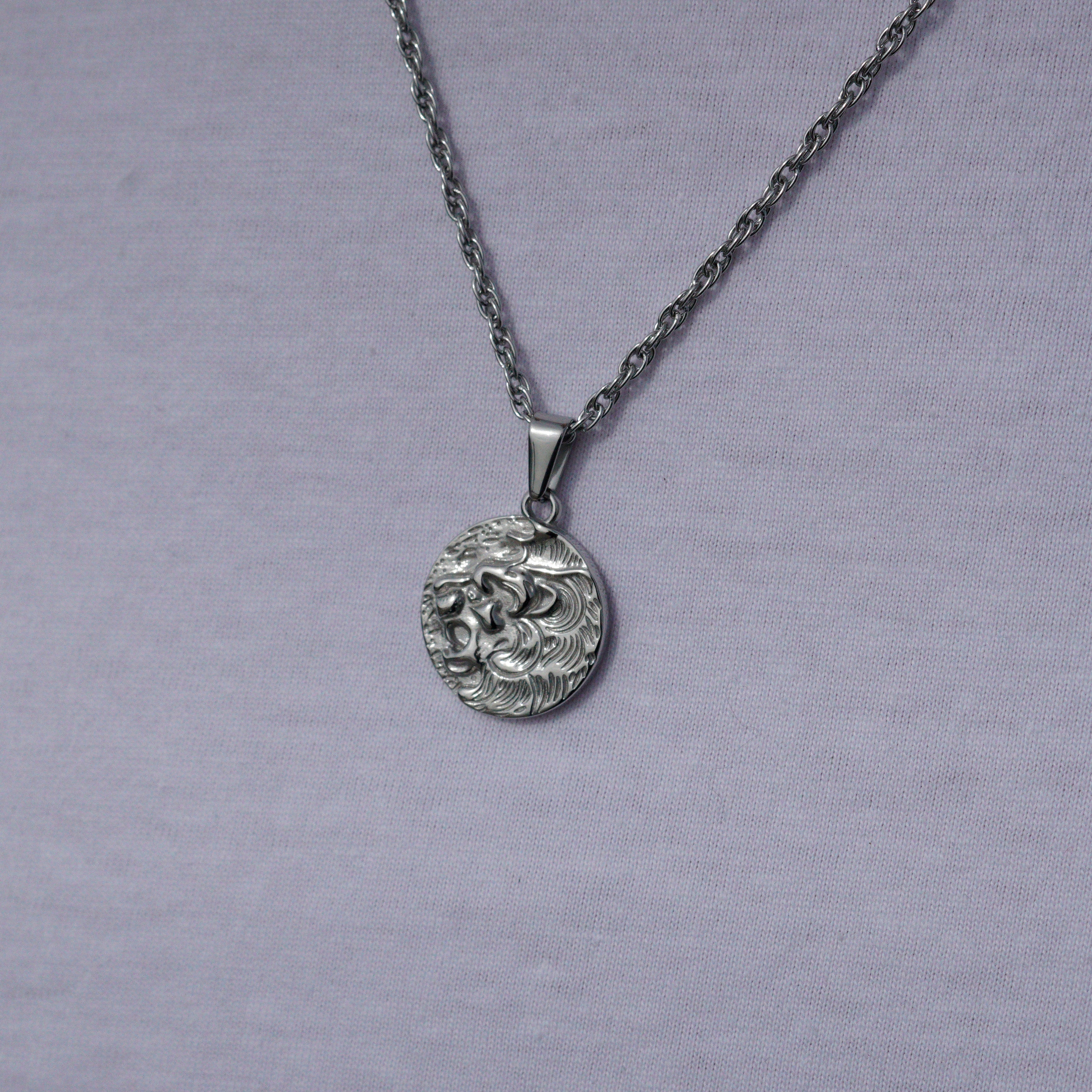 MAD LION NECKLACE - SILVER TONE